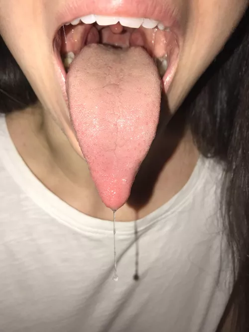 Do you like this long tongue? ❤️❤️👅