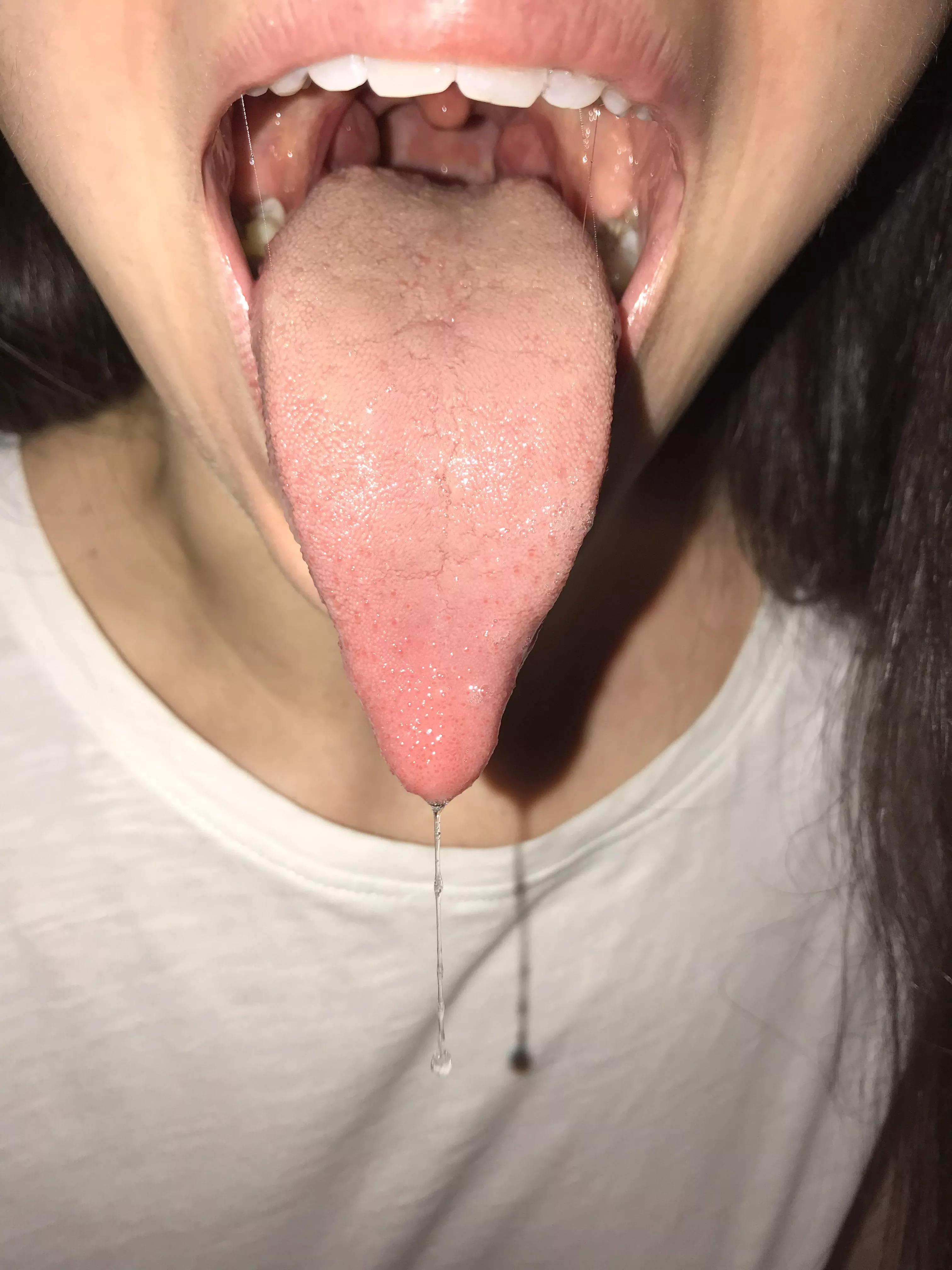 Do you like this long tongue? ❤️❤️👅