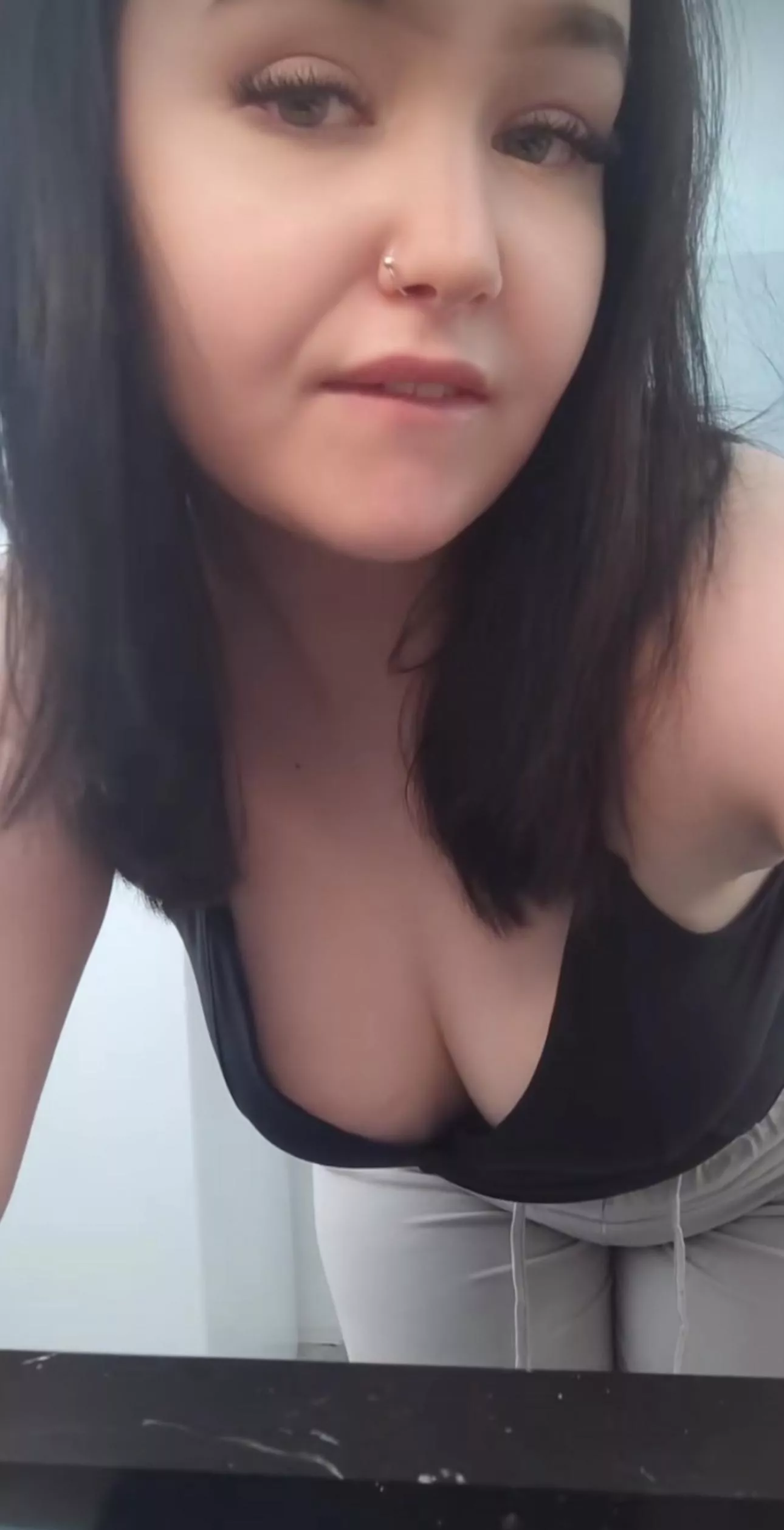 [F4M] Hey, I’m Milla 18 yo, I work at the military.
I wonder how many guys have their balls full of cum and would do anything to unload them into my holes given the chance… let’s do a roleplay around that idea. Discord: dumbmilla