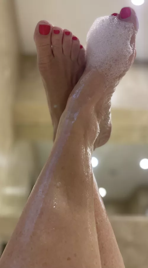 Fetch my towel, slave 🫰🏻