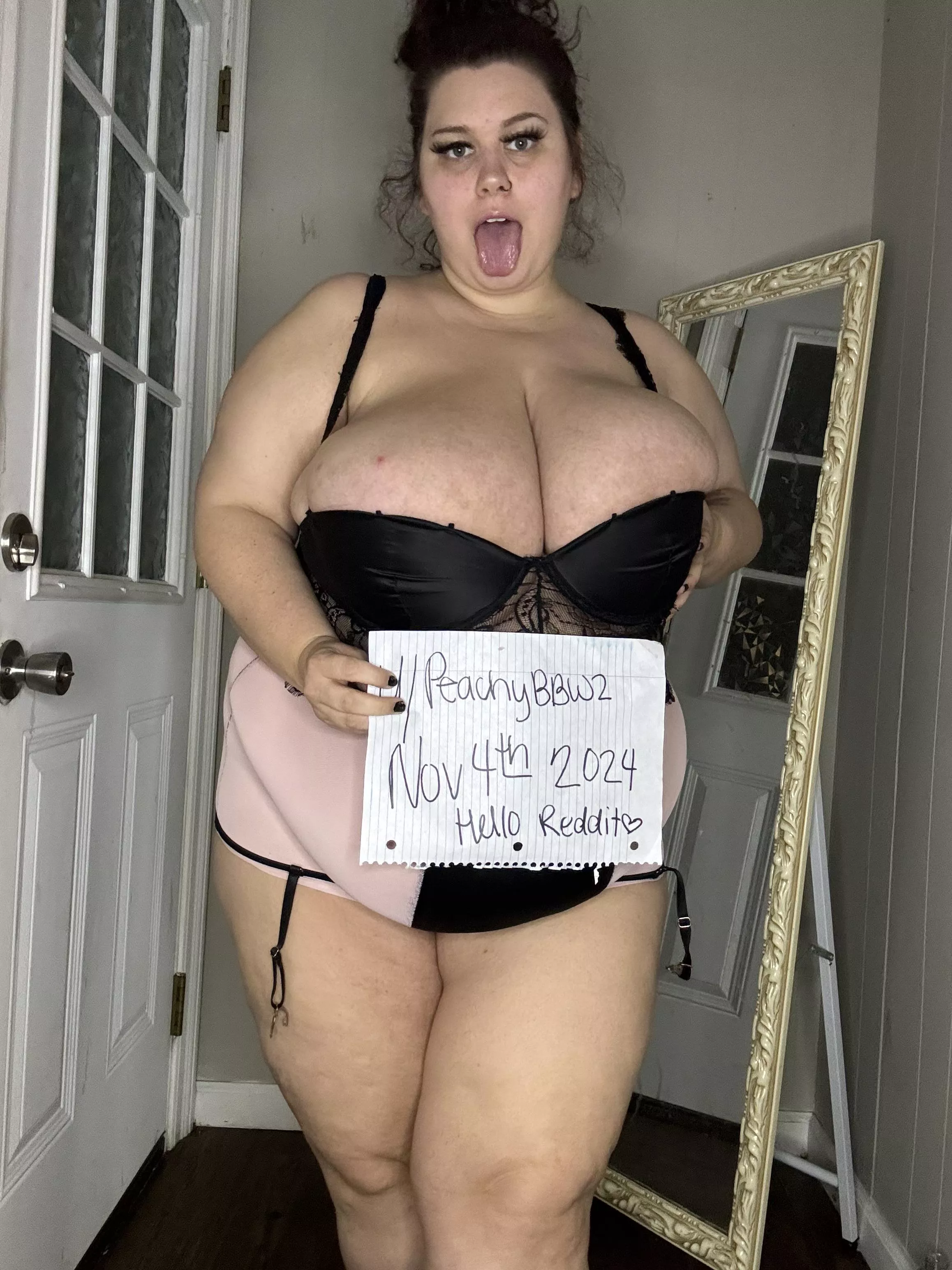 Fetish friendly until you cum sexting. Telegram - lunastarr89 & discord/kik - goddessluna56