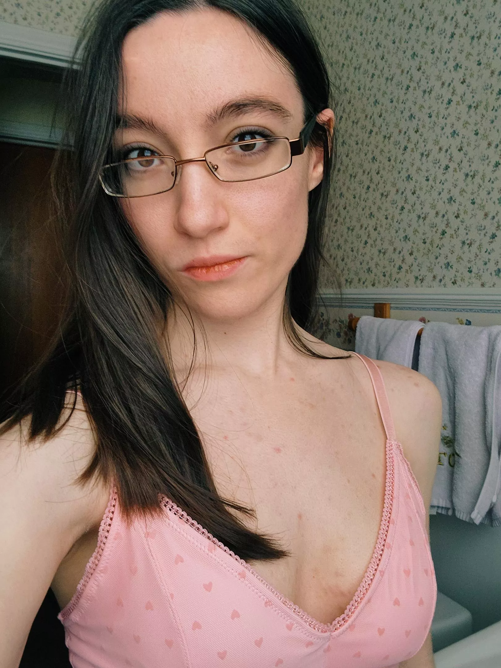Glasses and my petite tits ❤️