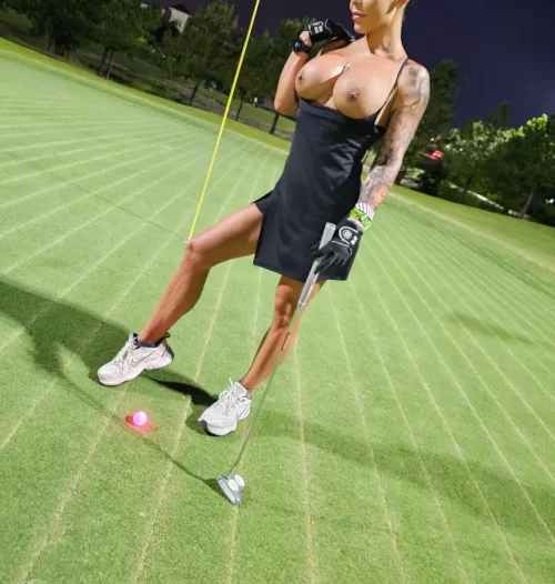 Golfing with the guys in florida and making putting even harder for them 