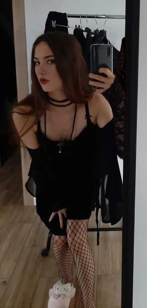 Gooning to goth girls is all your work cuck~