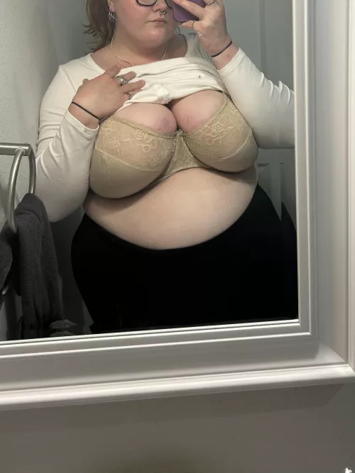 Hiding from my friends bc I’m too horny 🙂‍↕️