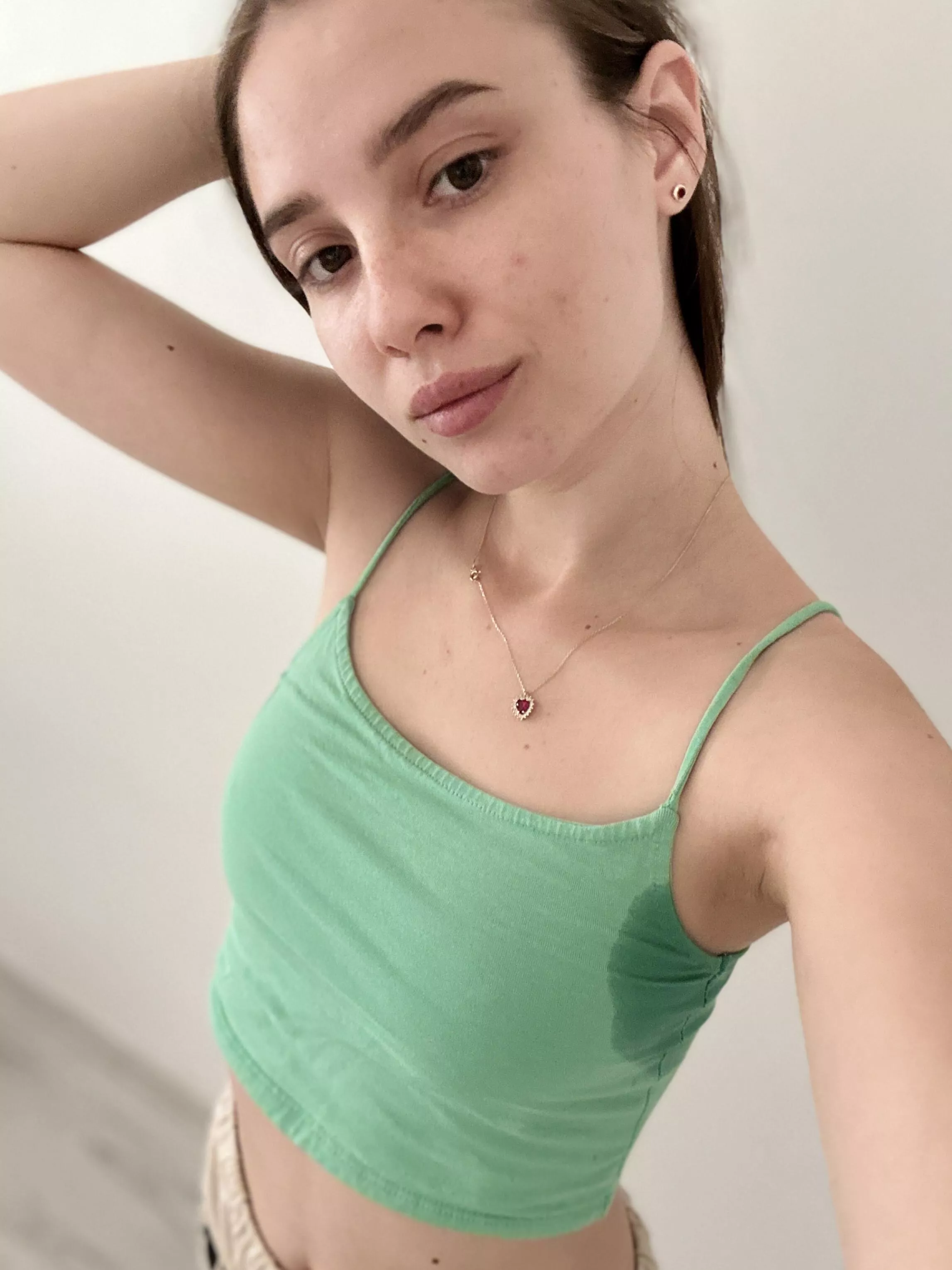 I feel sexy with sweaty armpits