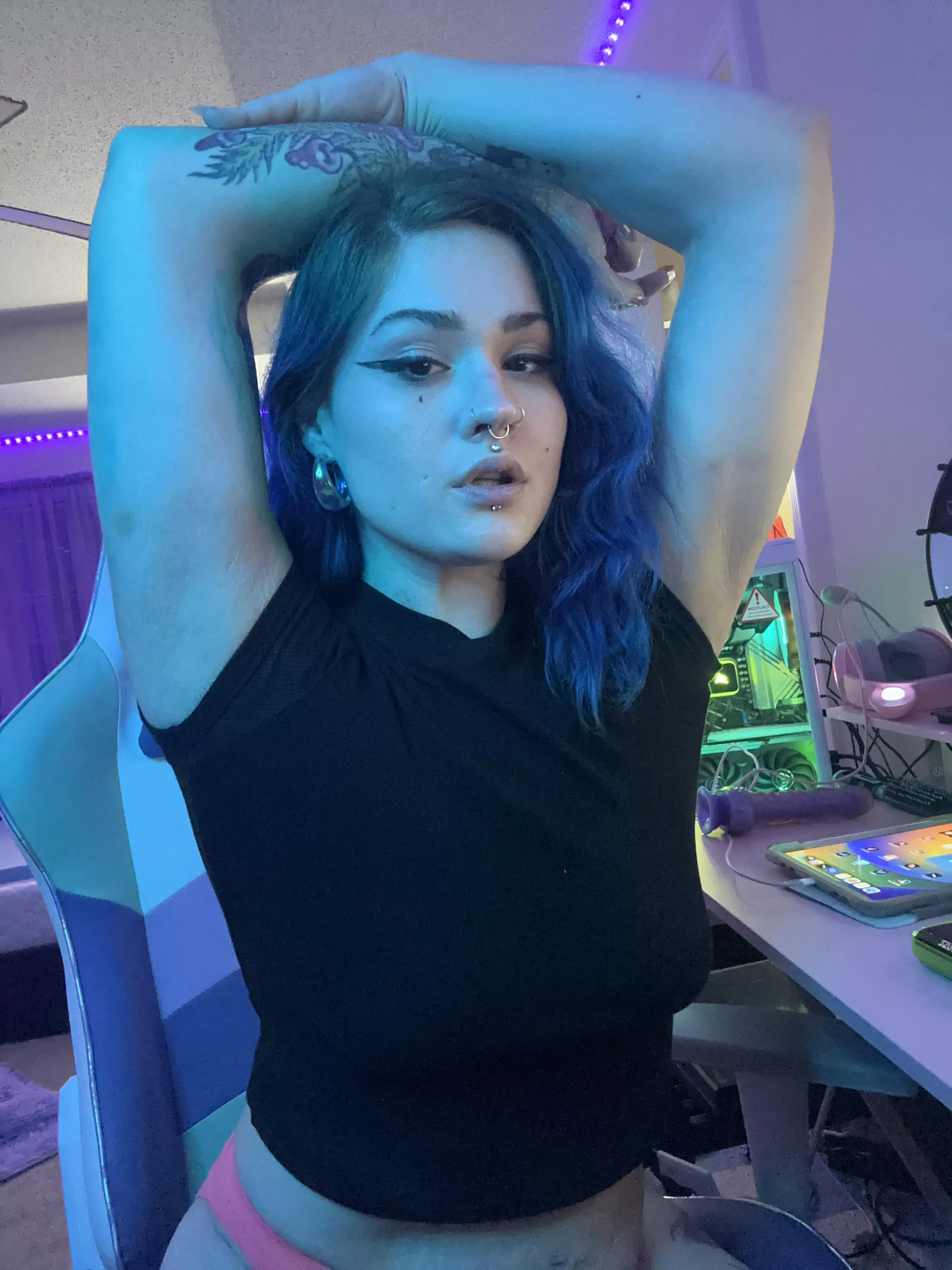 I know you’re thinking about my Goth girl pits each time you take a big sniff in your head, you think harder about me. And you want to go deeper….