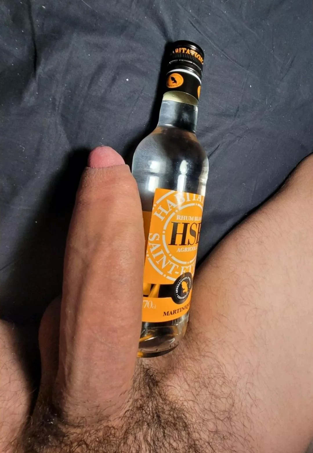 Je suis nouveau ici, qui veut boire un vert?