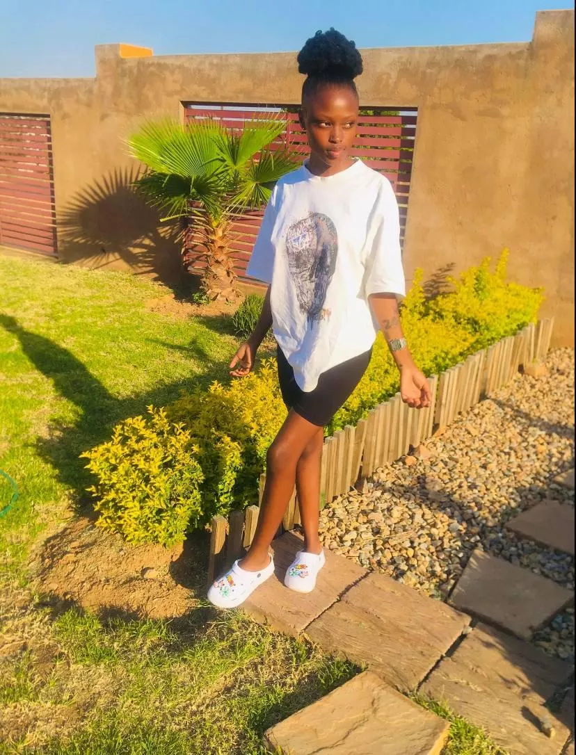 Just a tiny gal with titties big enough to break your screen.