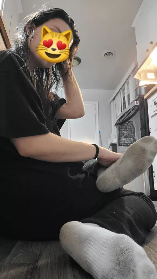 Just sitting looking up at me like the loser you are from the ground lol