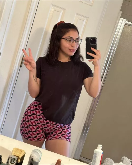 Just wanted to say Happy Halloweeennnn ❤️ Snap saw it first Be Safe!