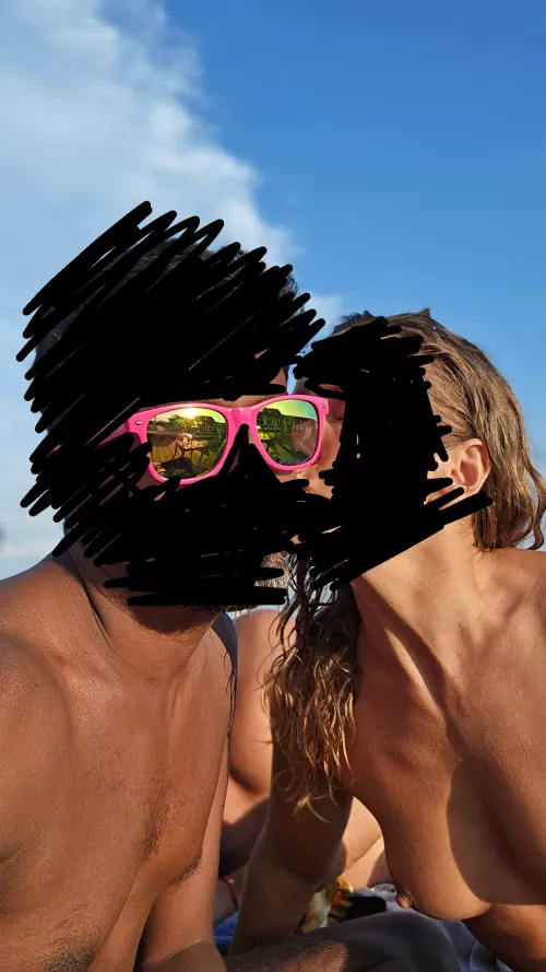 Kisses from strangers during sunsets are best