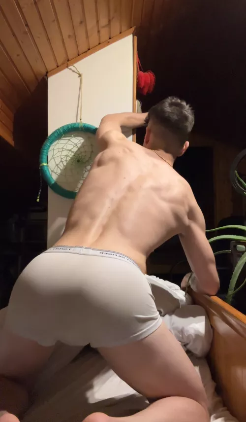 Lets stay in bed today😋