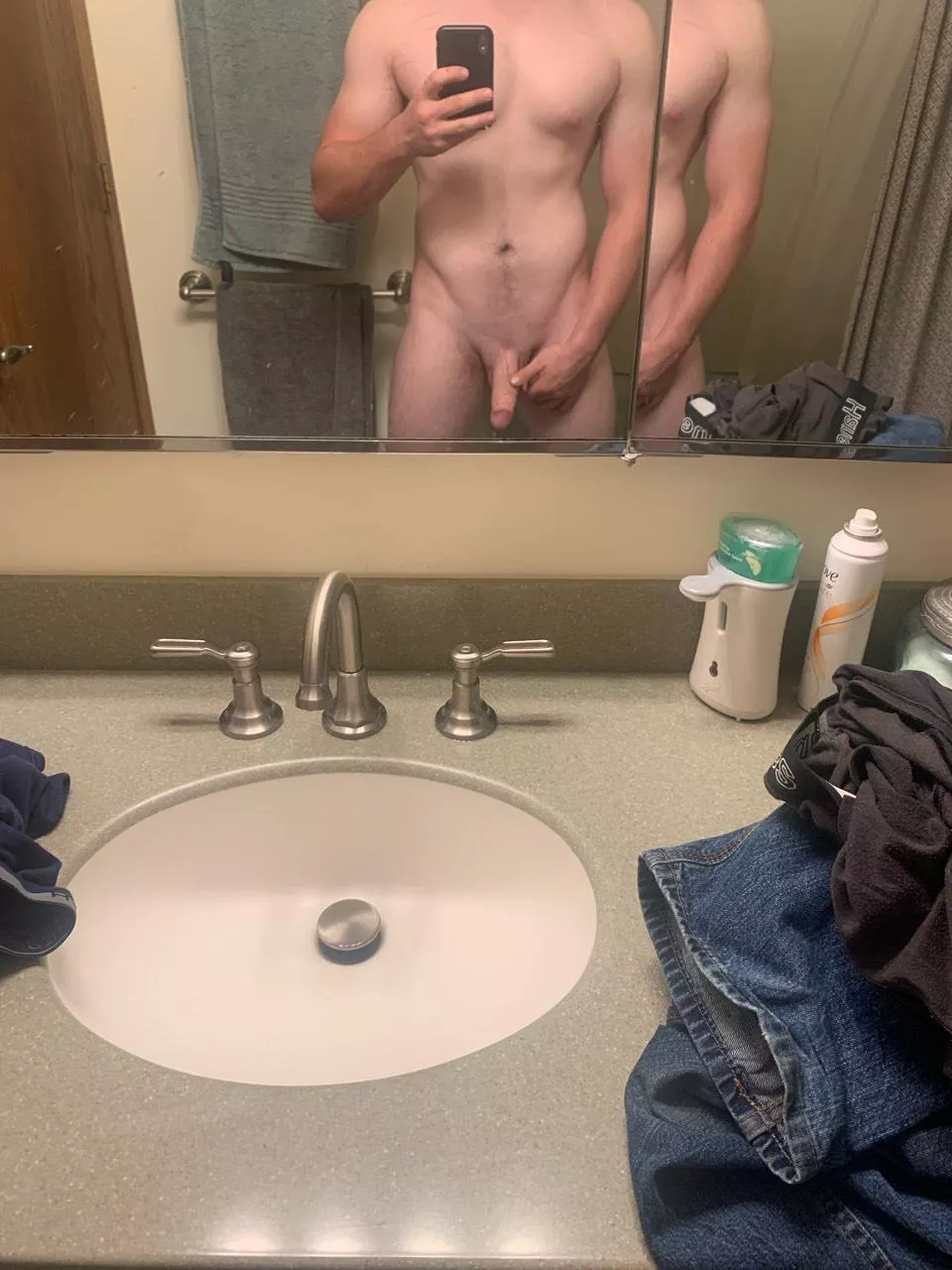 Looking to have road head 20m femboys and twinks wanted 