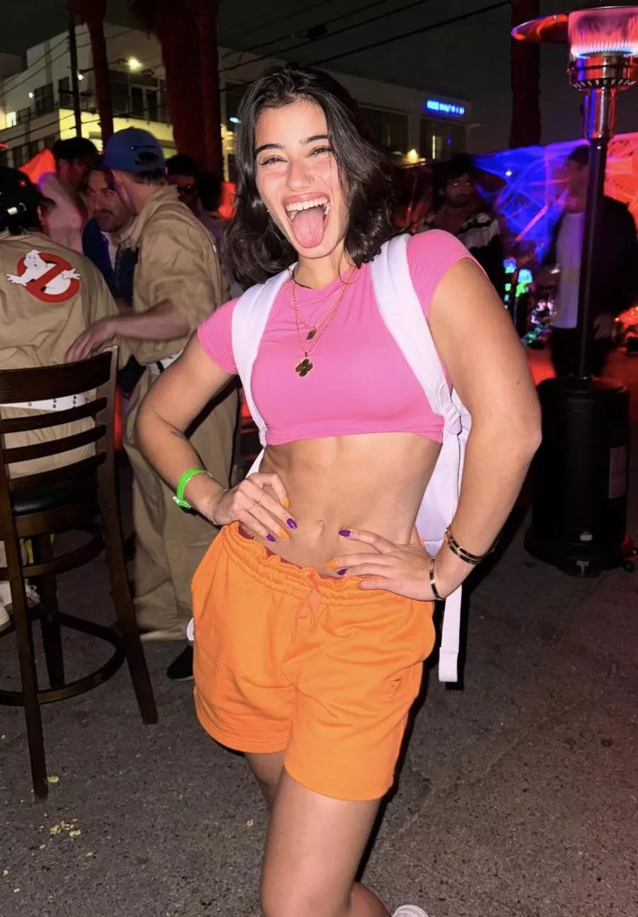 love when she sticks out her tongue