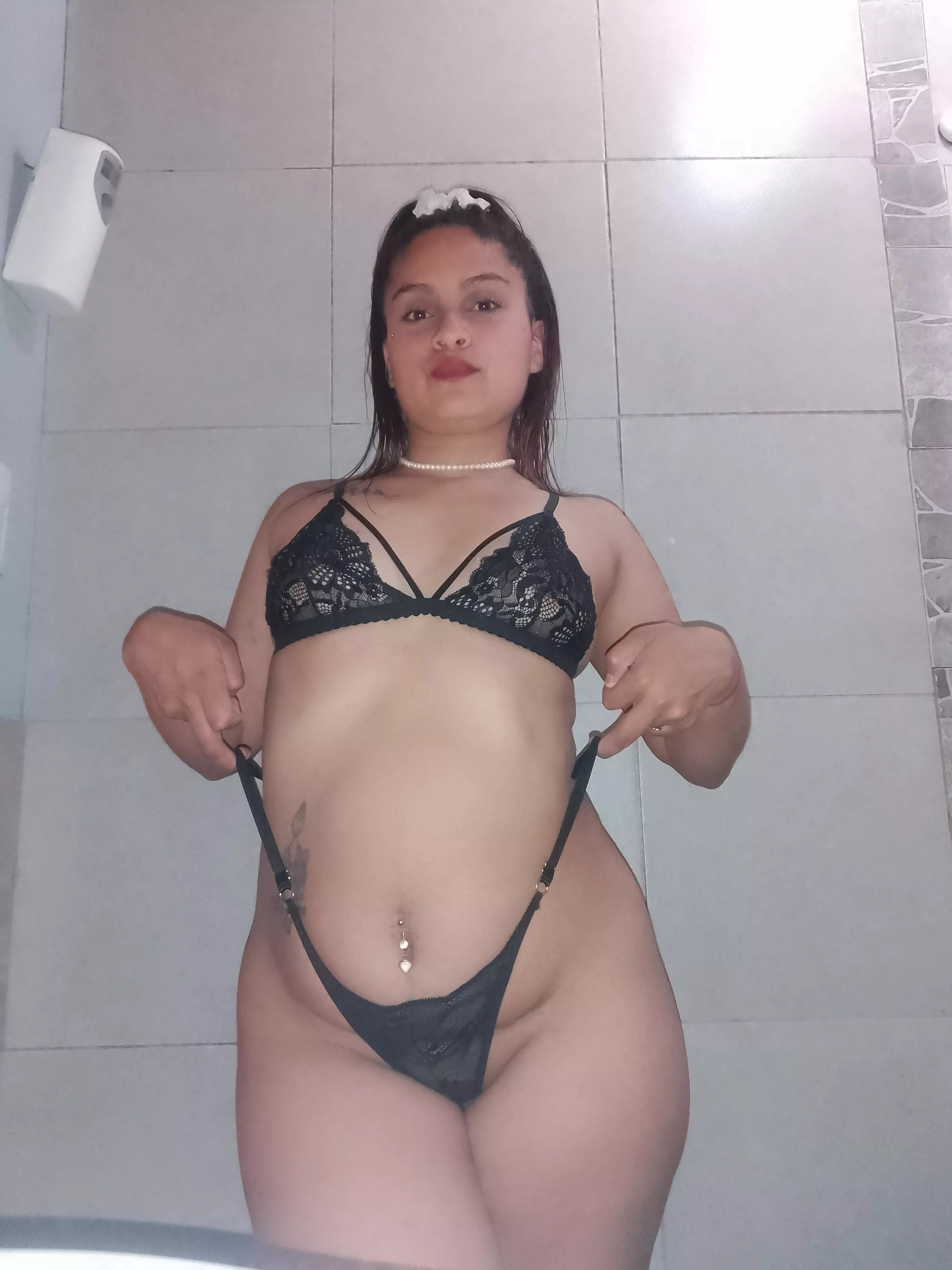 lover of black lingerie and you ? 🖤