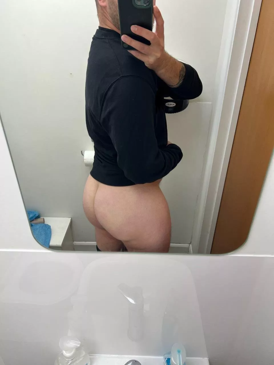 M25 in Birmingham/east mids 5th looking to bottom/suck first time - can’t host and no public