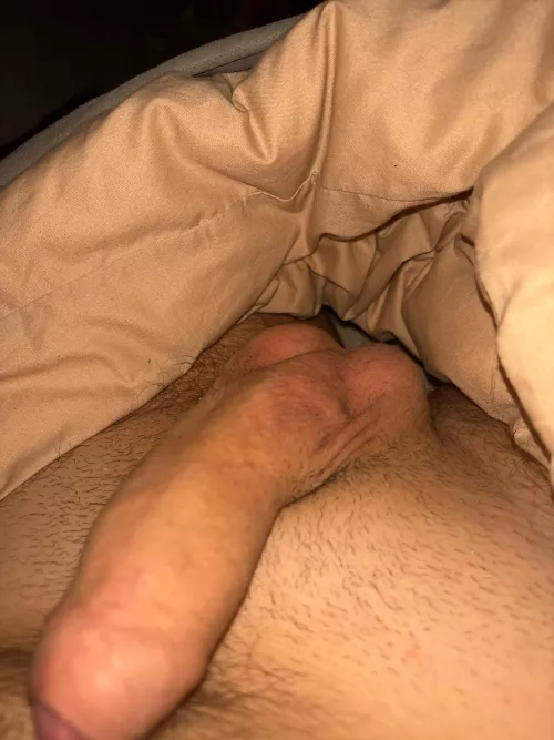 Mec de 22 ans chercher quelqu’un sur Paris pour la rendre dur et s’en occuper ?