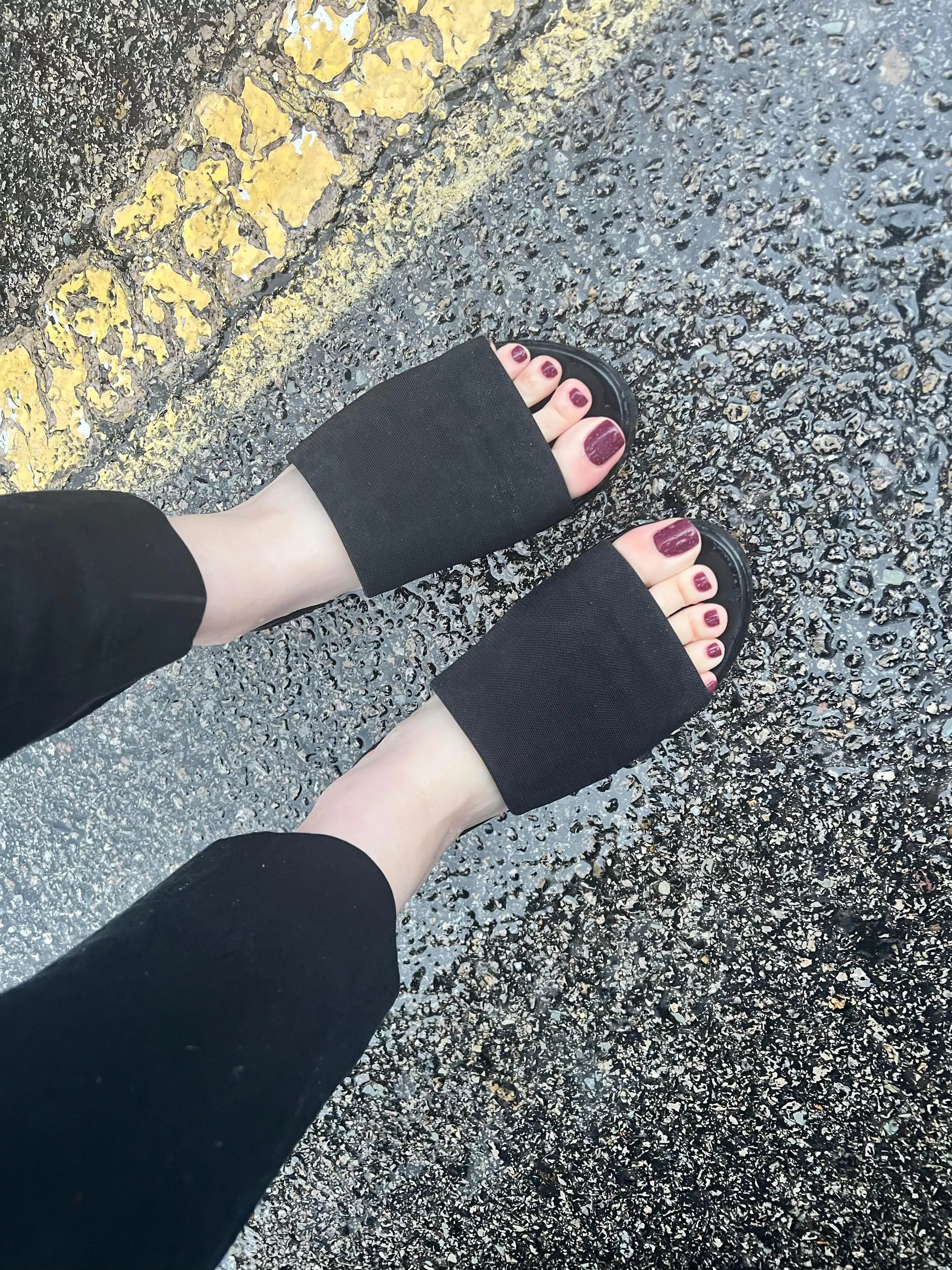 my feet got absolutely SOAKED today in the rain 😓