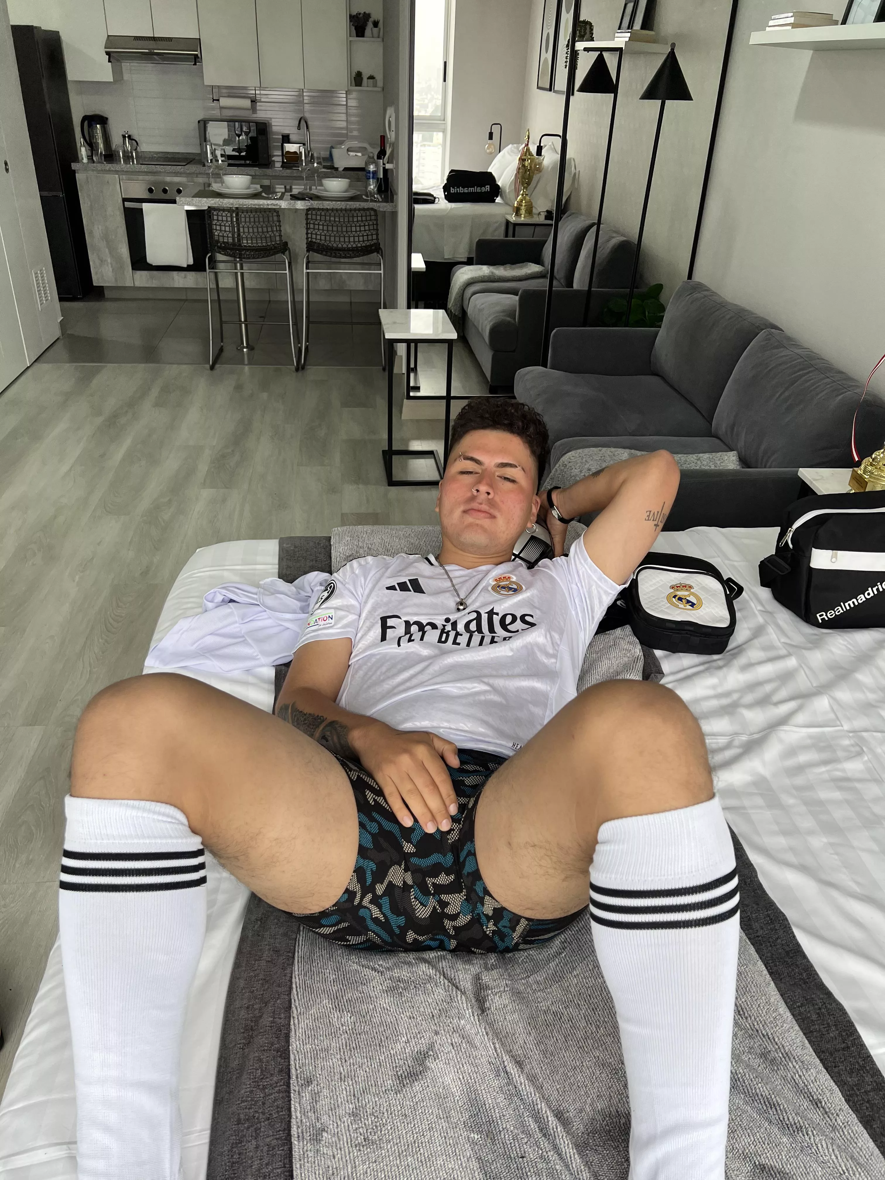 My soccer bulge is hard lol I need a bitch to make me come haha