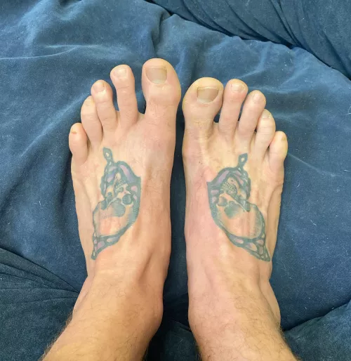 My wife won’t rub my feet after a hard workout, would you? 