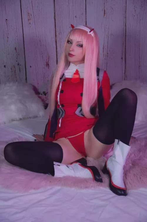 My Zero Two cosplay (Shiroktsne) 