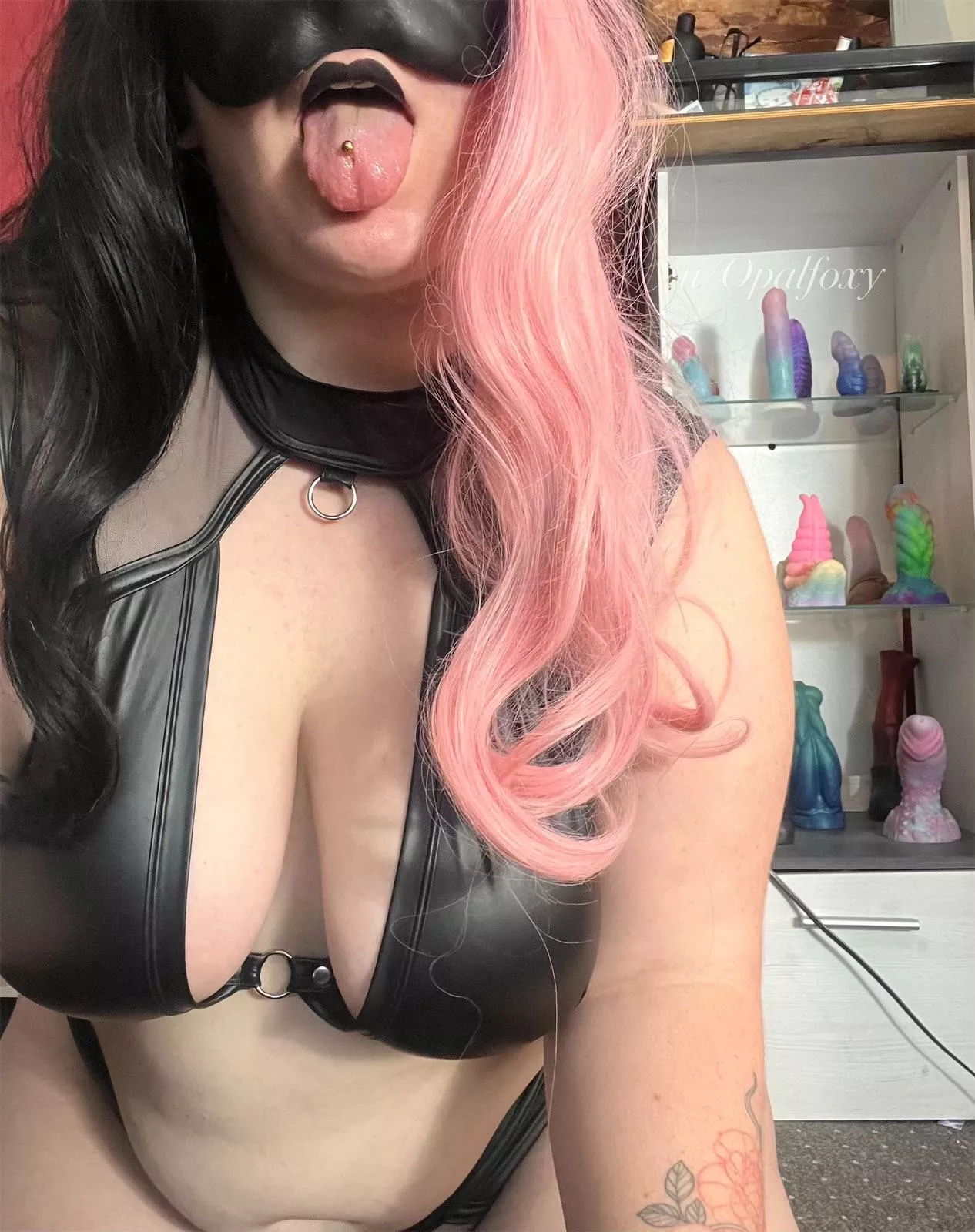 Not only big tits ;)