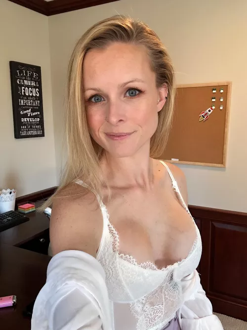 On Mondays the MILFS rule the world