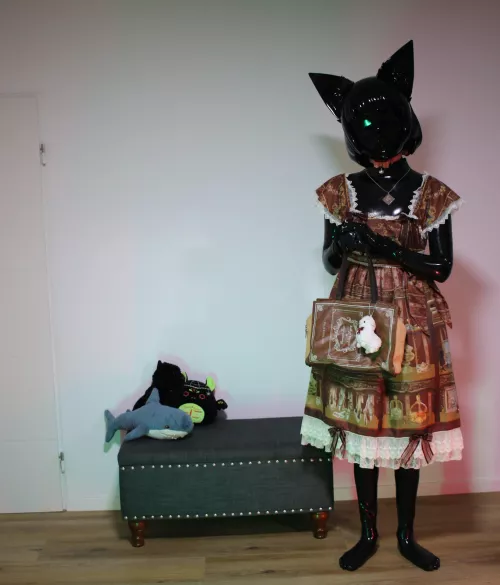 Ready to go out with me? (📸 + 👘: @Drone-0635)