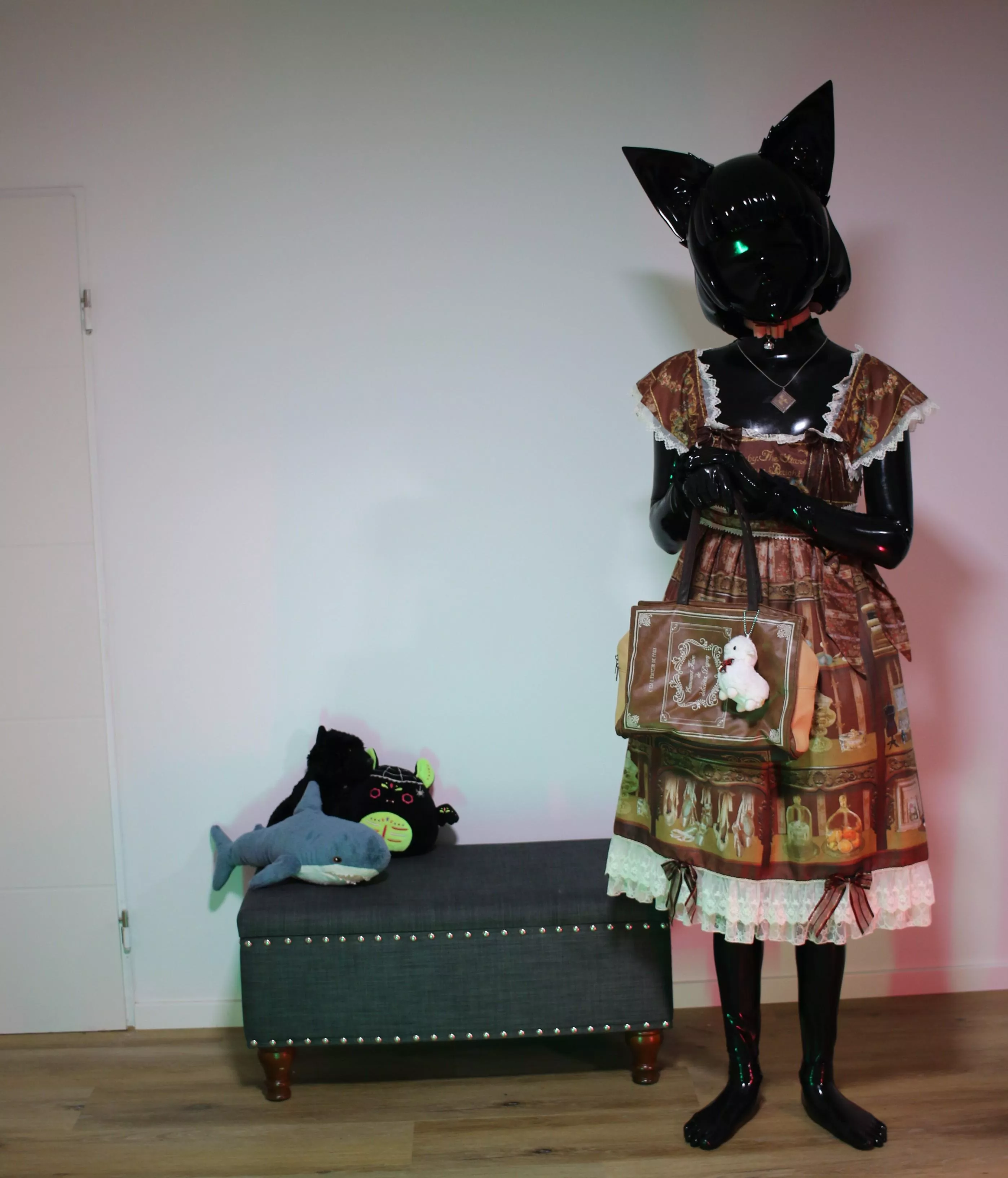 Ready to go out with me? (📸 + 👘: @Drone-0635)