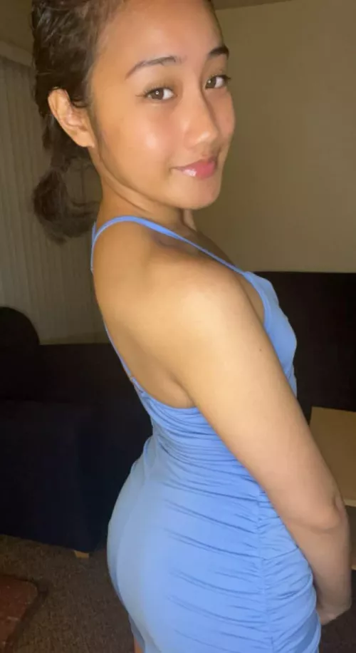 Rip this dress off baby. I need to fuck.