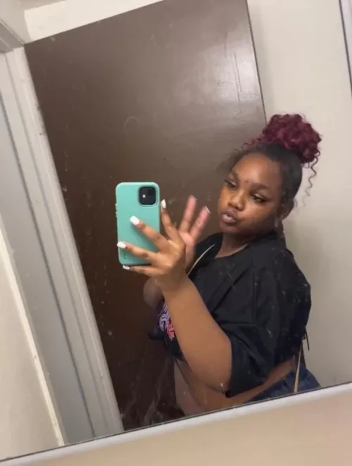 sexy black goddess paying you no mind while you pay me everything💋💋