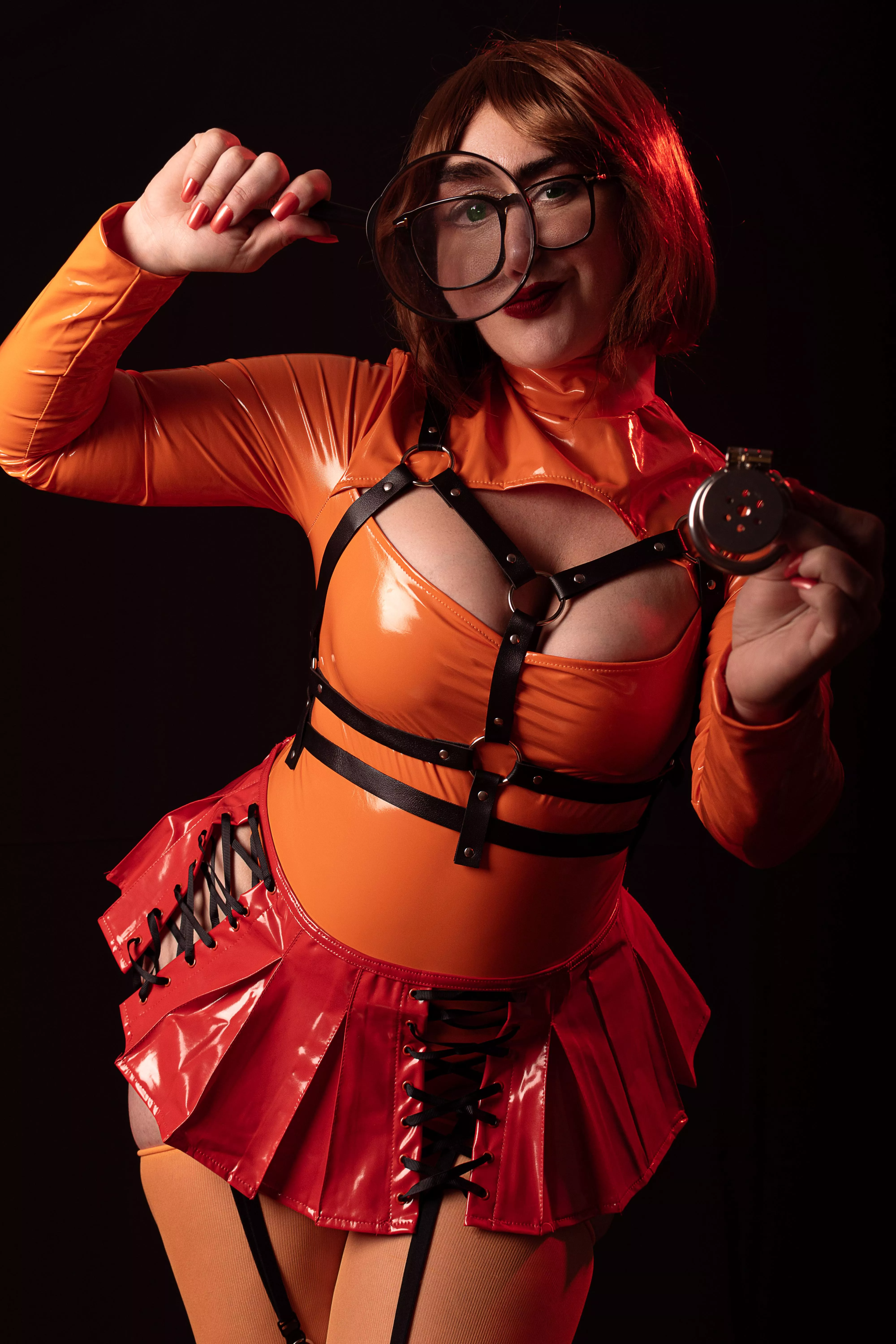 Small dicklets belong to a flat cage! 