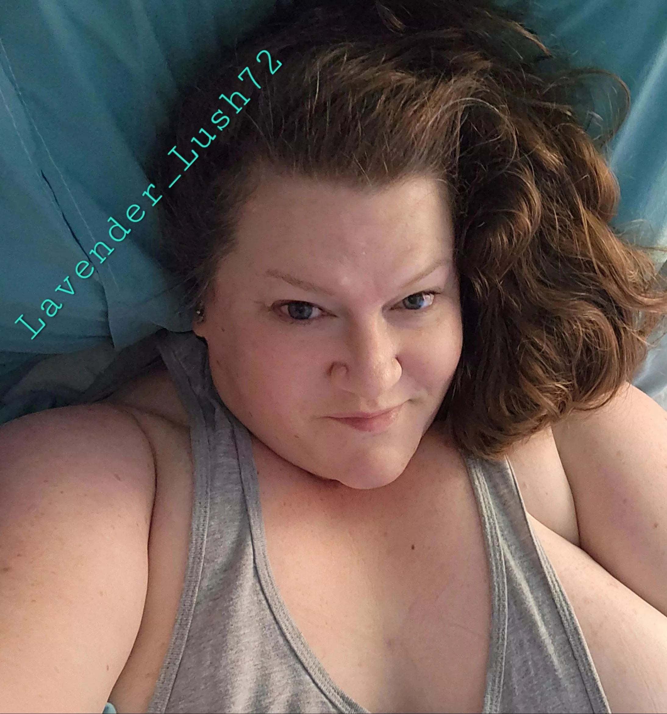 Snuggle in next time me 🩷 [F52]