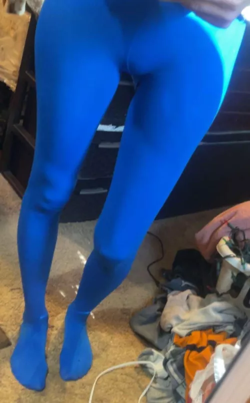 Something about a decent pair of tights and snug to them make me smile