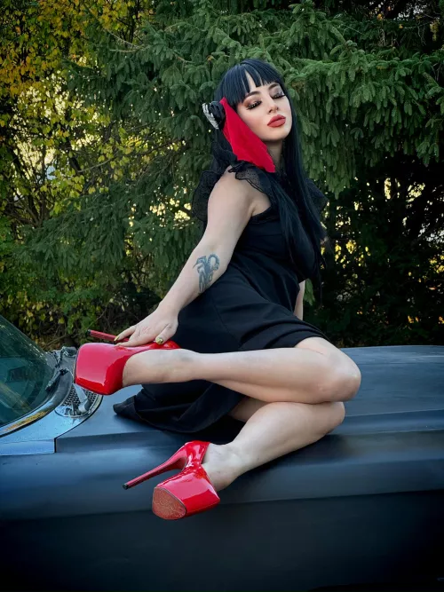 Spend your life in the pursuit of perfect submission. Begin by joining my fanclub.
