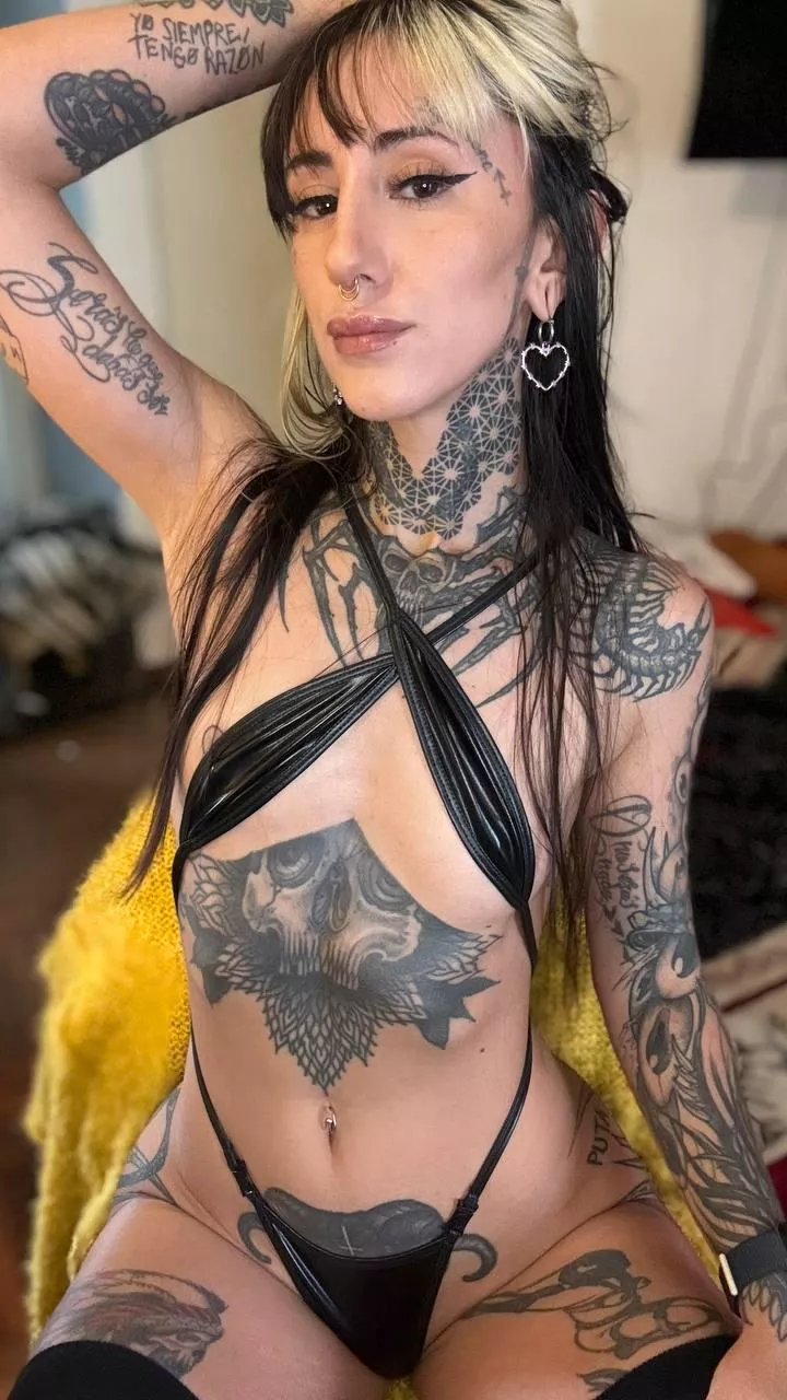 Tattooed girls are the best in the bed