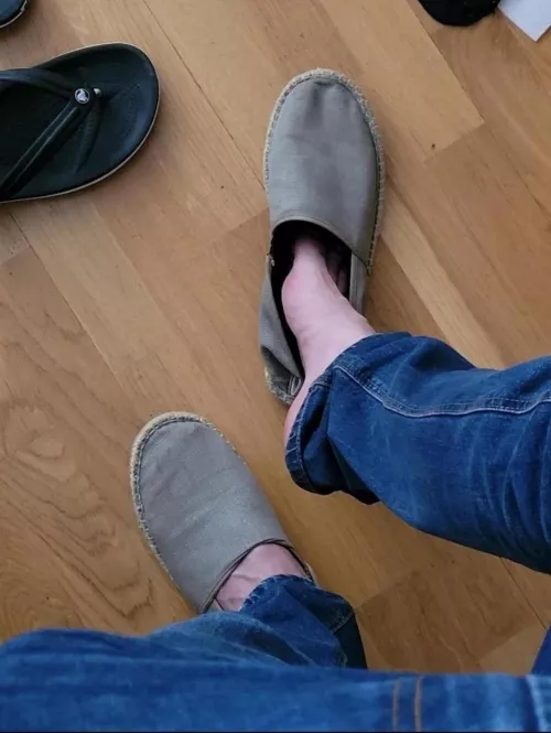 These shoes make my toes so sweaty..