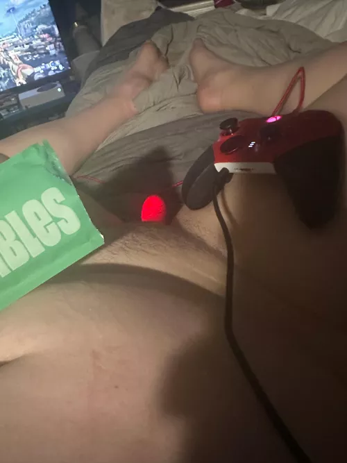 This Monday felt like a Thursday, so I had to treat myself to a fancy edible, vibe, and zombies. 😌🍃😝🔫