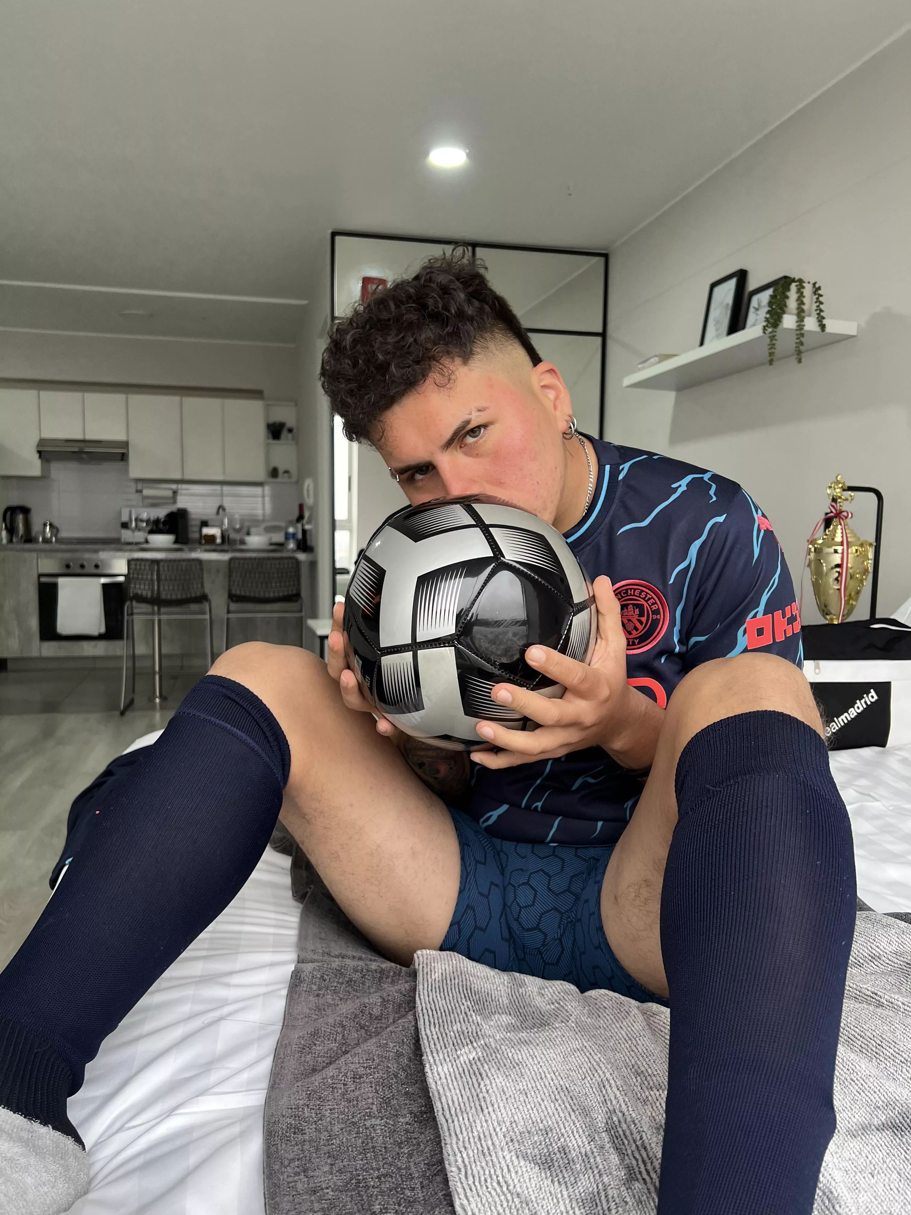 This sweaty soccer player bulge just wants to be devoured by your mouth.