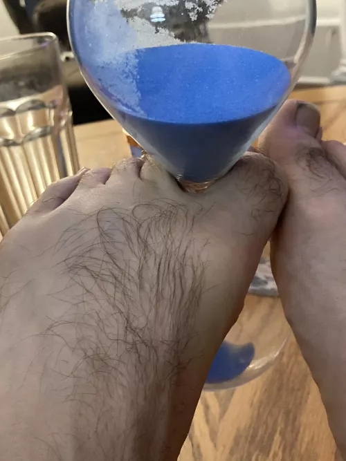 Time to get out and vote for these furry feet if you haven’t already! 😁 🐻