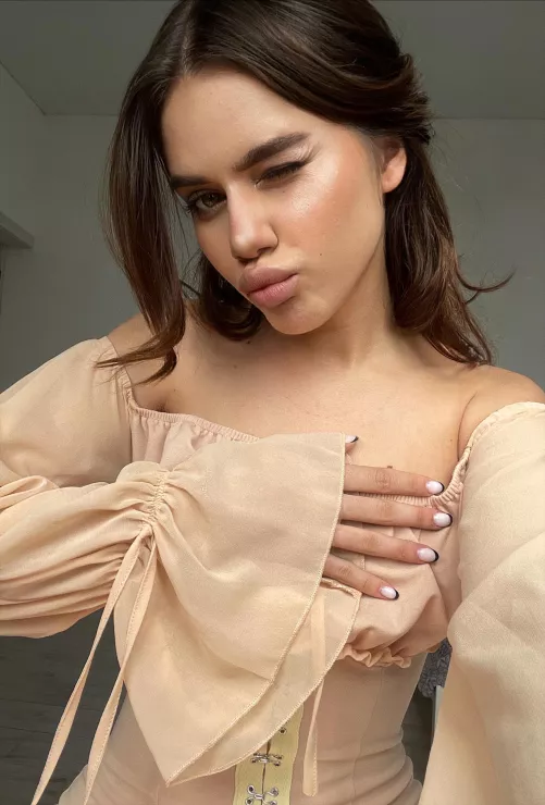 Try to keep yourself in hand. Free access.