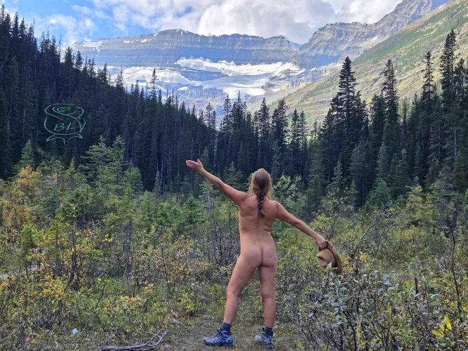 Valley view of Mount Victoria 🍁