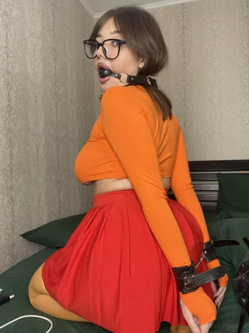 Velma got herself into another bad story [F]