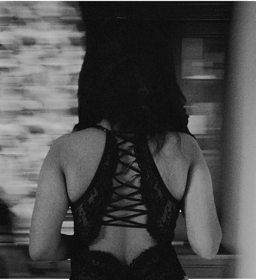 When your wife is also your favorite boudoir model 🖤