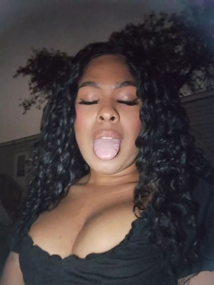 Who wants to nut on my face and teen tits first?SATX