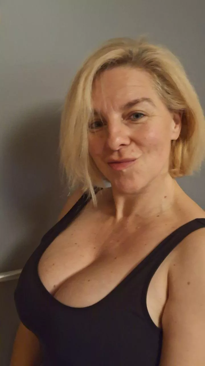 Wurdest du schonmal von einer MILF abgeritten? F50