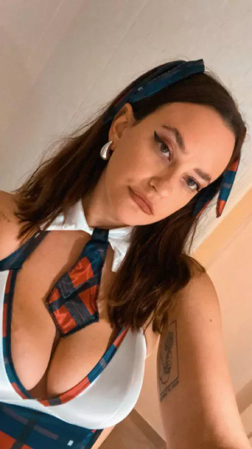 Your eyes will get lost in my tits 