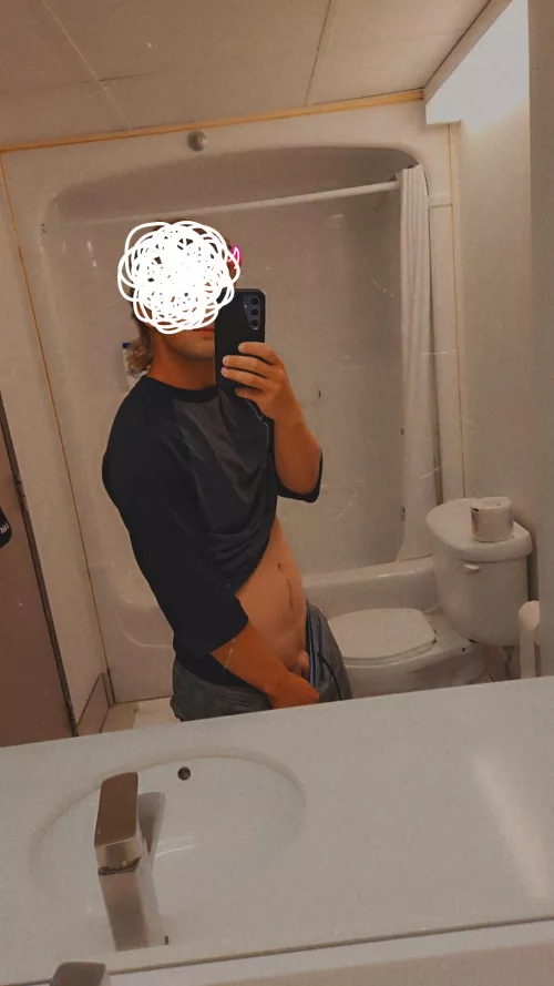 22M looking to chat. 