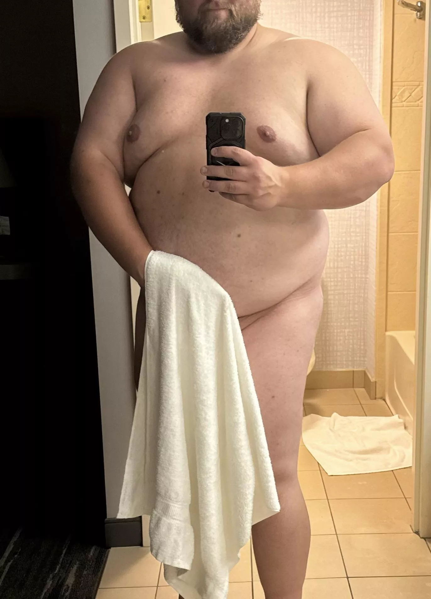 32 in Toronto for the week, looking for a cuddle buddy